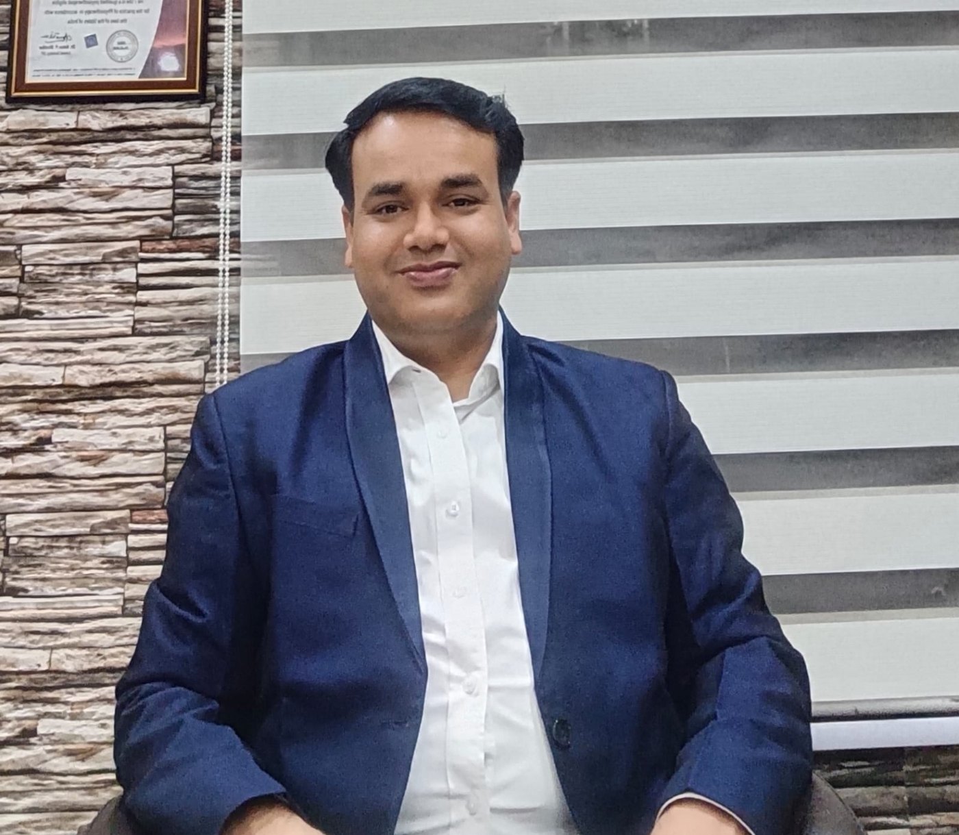 Dr. D K Dubey at his Gorakhpur physiotherapy clinic